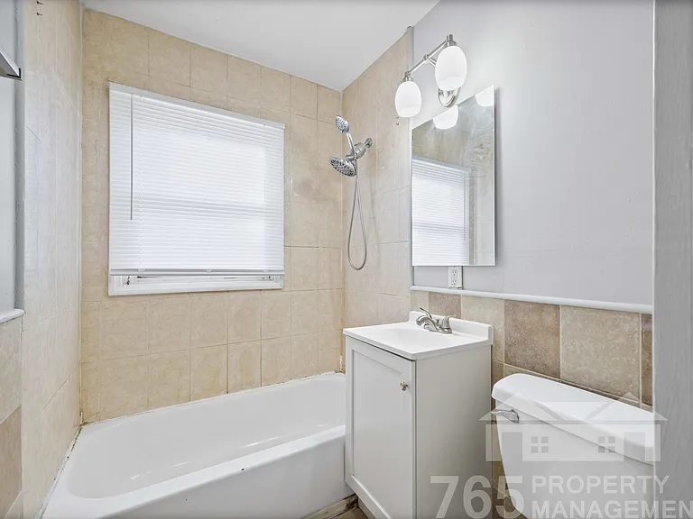 1916 N 27th St — Photo 5