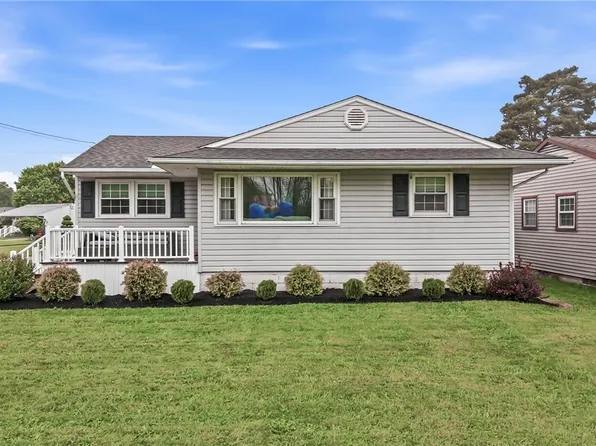 1190 Doris Dr, Hubbard, OH 44425