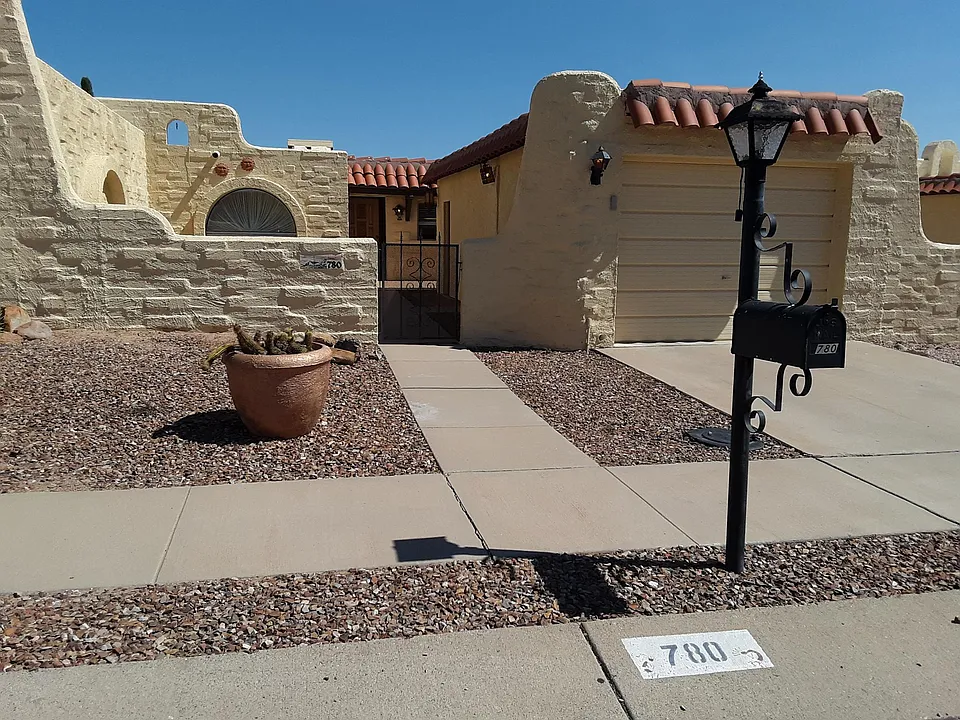 780 W Calle Del Ensalmo