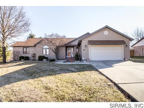 812 Edenburgh Way photo 1