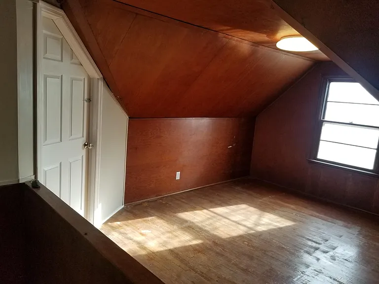 703 E Stewart St — Photo 7