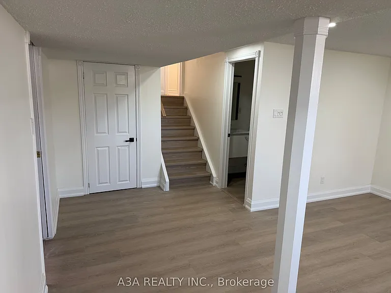 5 Navan Cres #BASEMENT — Photo 13