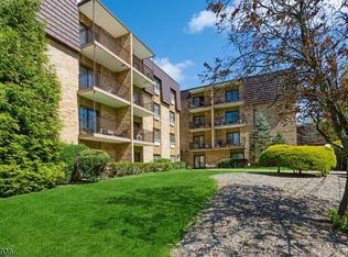 22 Riverside Dr APT C6, Cranford, NJ 07016