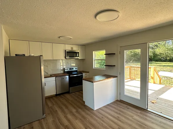 3913 Skyline Dr, Knoxville, TN 37914