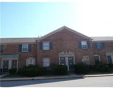 118 Jamestown Ct photo 1