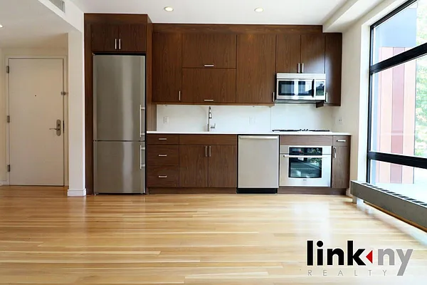 Rented by Link NY Realty | media 6