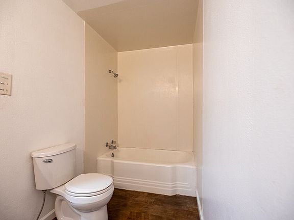 1002-17th-Street-bathroom_11072025