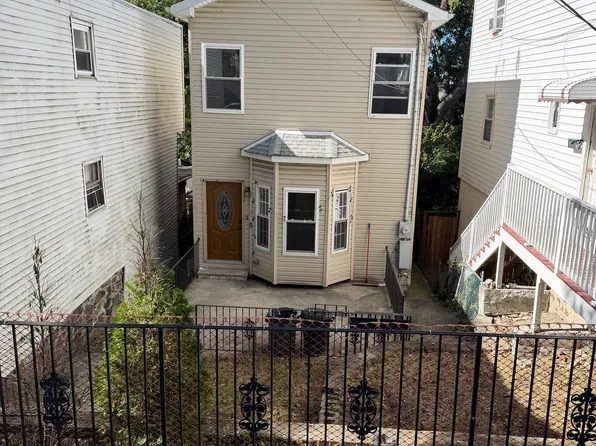 167 Liberty Ave #Fam, Jersey City, NJ 07306