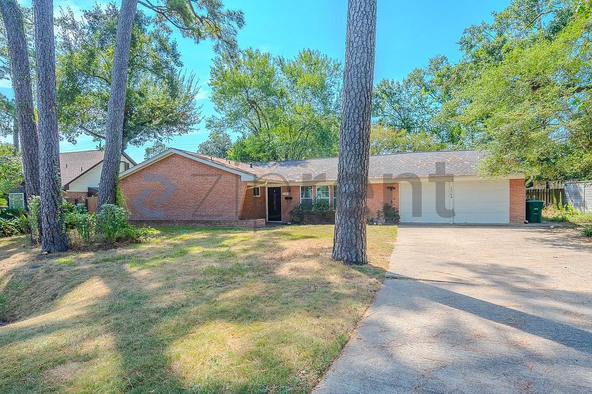 3 bed, 1800 sqft, $3,300 — Photo 1
