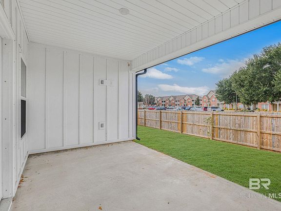 4th image of 9859 Willet Way