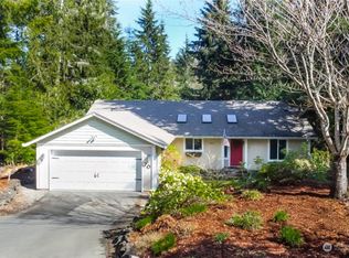 70 E Glenwood Dr, Union, WA 98592