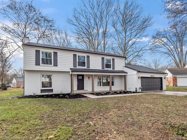 20053 Carriage Ln, Beverly Hills, MI 48025