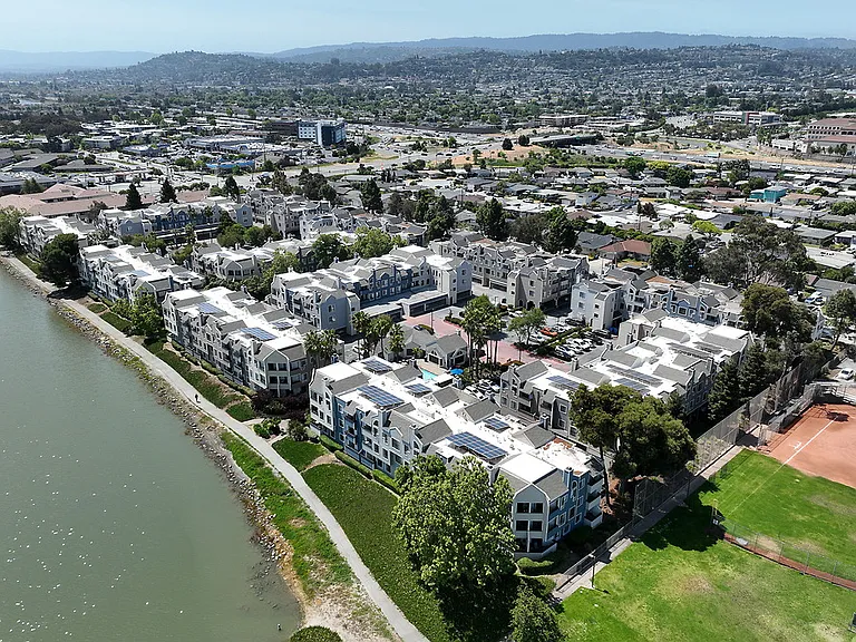 Lakeshore Landing — Photo 1