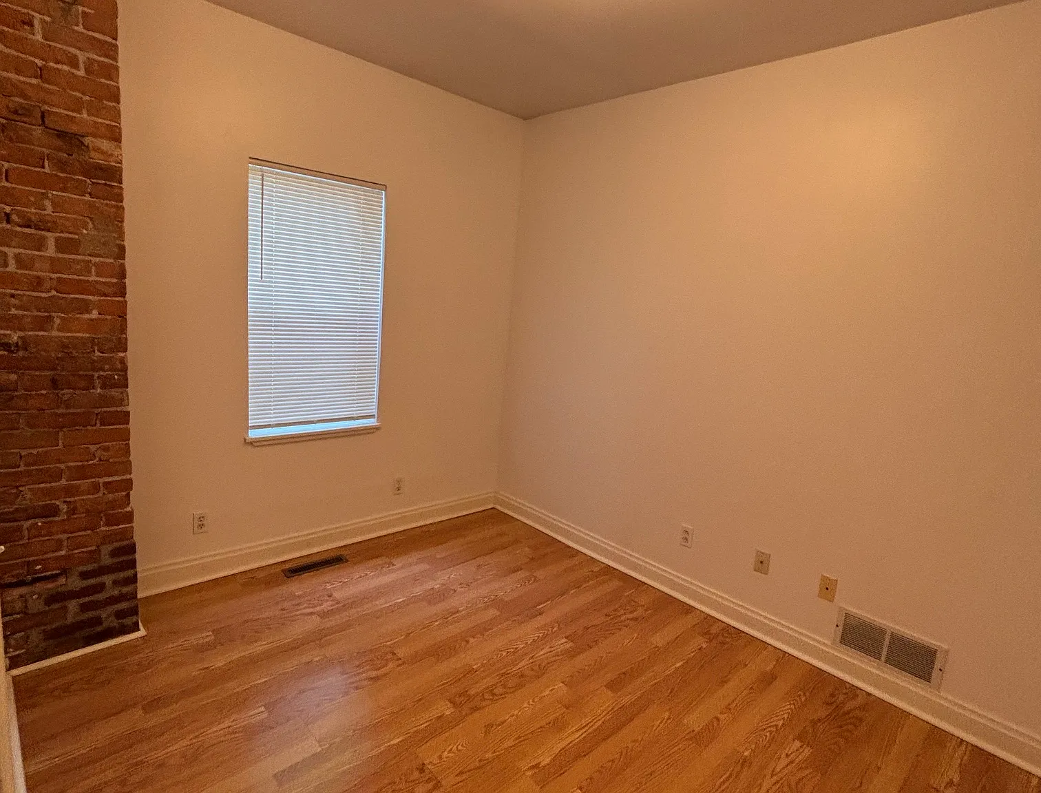 735 Ashland Ave — Photo 4