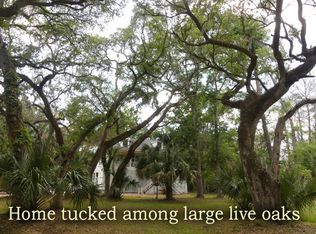 8921 Palmetto Rd, Edisto Island, SC 29438