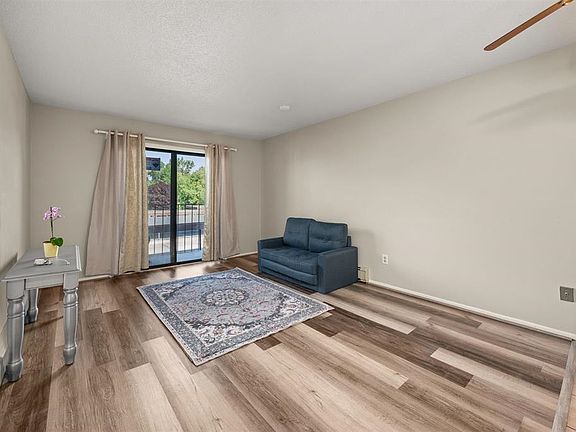 5th image of 3231 Lakeside Dr APT 207