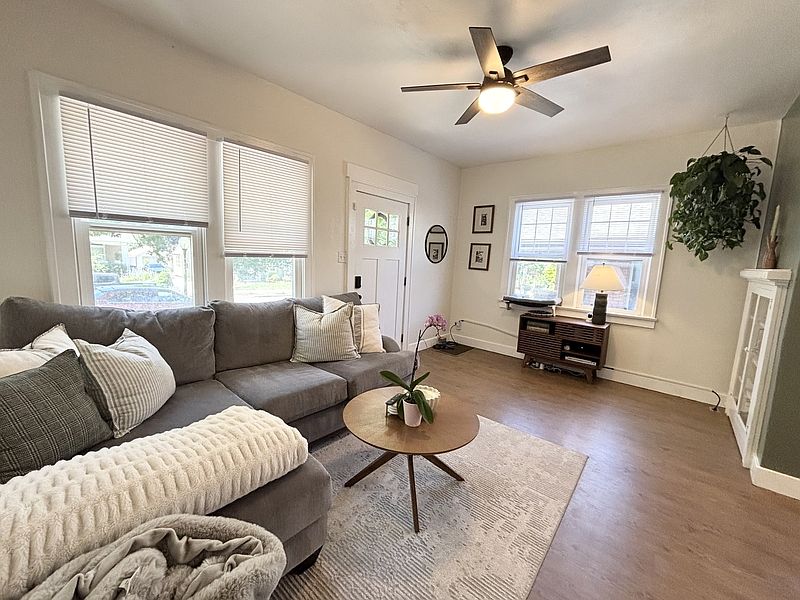 1st image of 1415-1417 E Hollywood Ave #1415