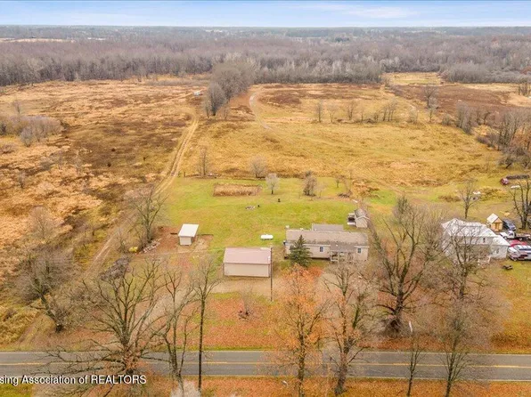 25073 R Dr N, Olivet, MI 49076