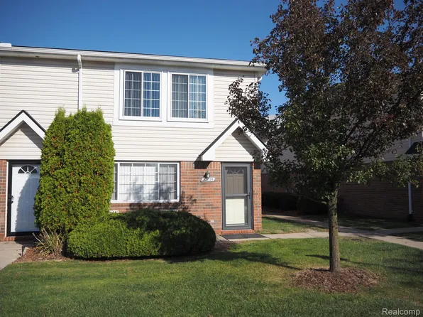 29835 Cathy Ln, Chesterfield, MI 48047