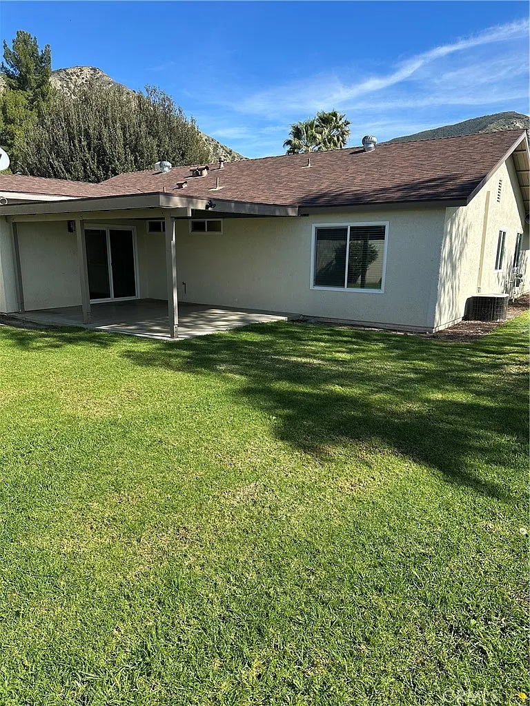 4 bed, 1776 sqft, $4,250 — Photo 2