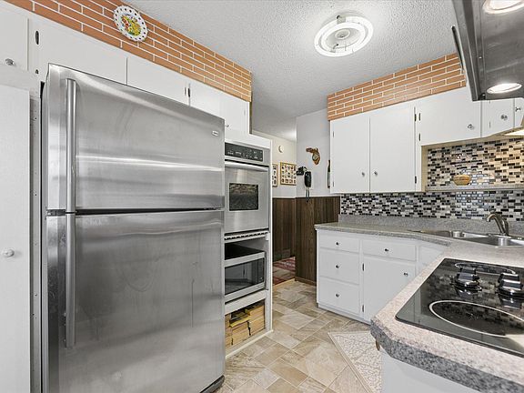 5th image of 1747 Pinewood Dr