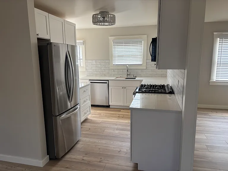 3683-89 Indiana St #3685 — Photo 6