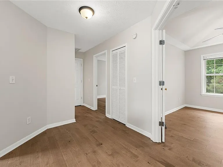 370 Manor Glen Dr — Photo 23