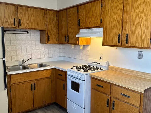 1702 Maple Ave APT G, Loves Park, IL 61111