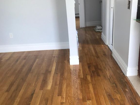 5th image of 10420 132nd St Fl 2
