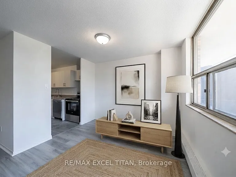 5 Glamorgan Ave #301 — Photo 4