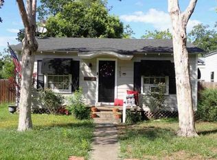 107 Coke St, Yoakum, TX 77995