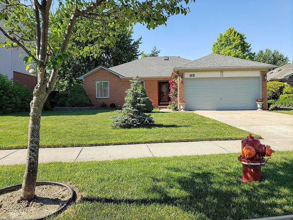 1st image of 2161 Camelot Dr