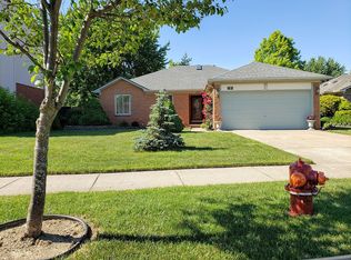 2161 Camelot Dr, Troy, MI