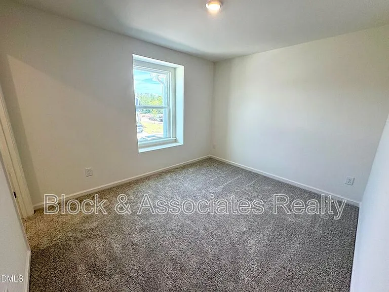 2040 Oakdale Dr — Photo 15