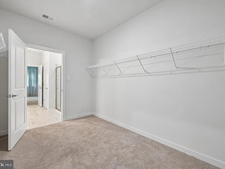 235 Congressional Ct — Photo 18