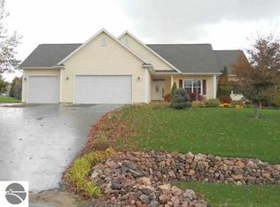 3846 Stoneridge Dr, Traverse City, MI 49684