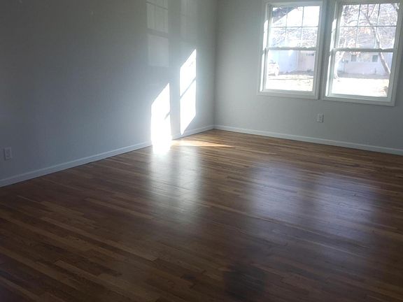 5th image of 697 N Ted Ave