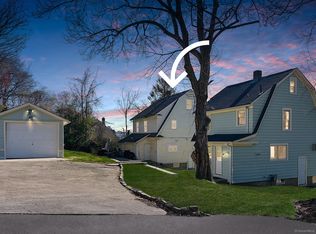 16 Massachusetts Ave, Fairfield, CT 06824