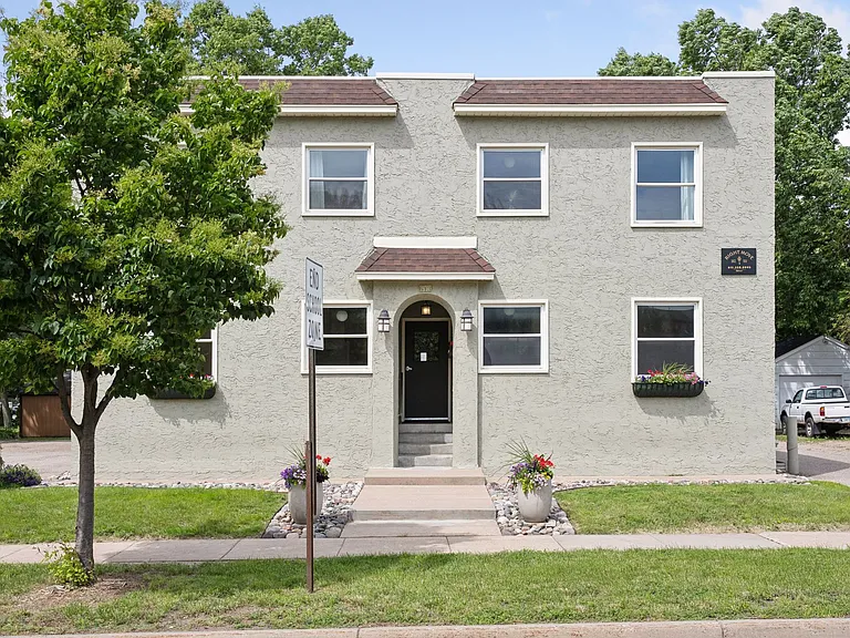 613 Wayzata Blvd E — Photo 18