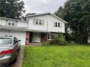 28374 Nandina Dr #2, North Olmsted, OH 44070