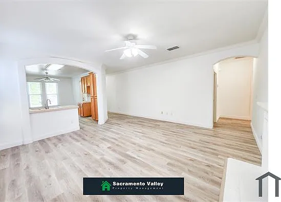 1901 Yarnell Way — Photo 14