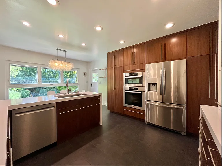 420 Tamarac Dr — Photo 7