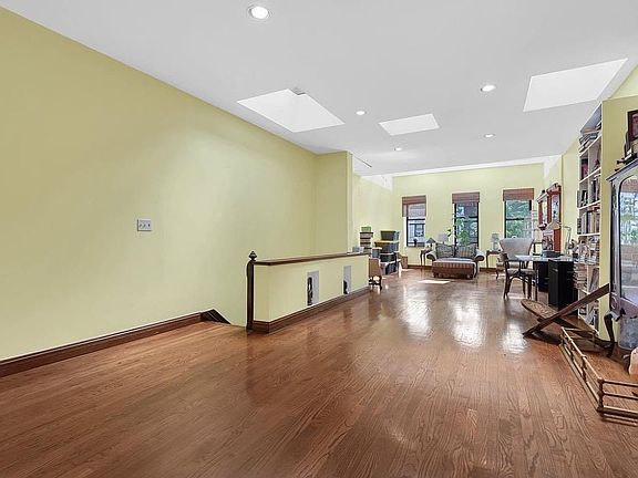 4th image of 247 W 136th Street