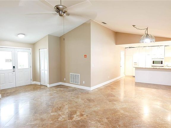 5th image of 12817 Tallowood Dr
