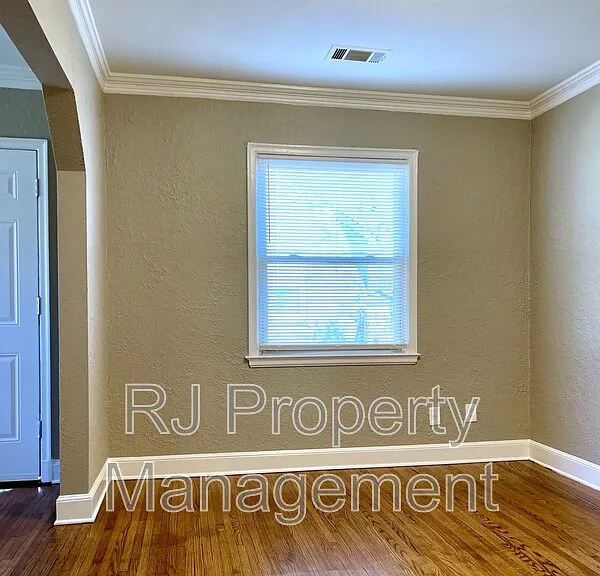 1598 Marianna St — Photo 6