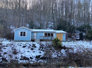 387 Rabbit Hop Rd, Spruce Pine, NC 28777