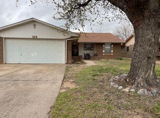 218 S Rimrock Rd, Enid, OK 73703