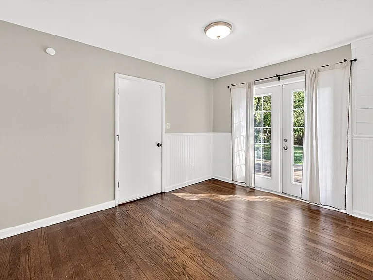 6311 W 81st St — Photo 5