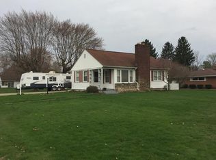 129 Meadowbrook Rd, Hermitage, PA 16148