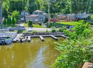 52 Sterling Rd, Greenwood Lake, NY 10925
